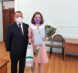 Валерий Холодов наградил призера Первенства России Владиславу Силину