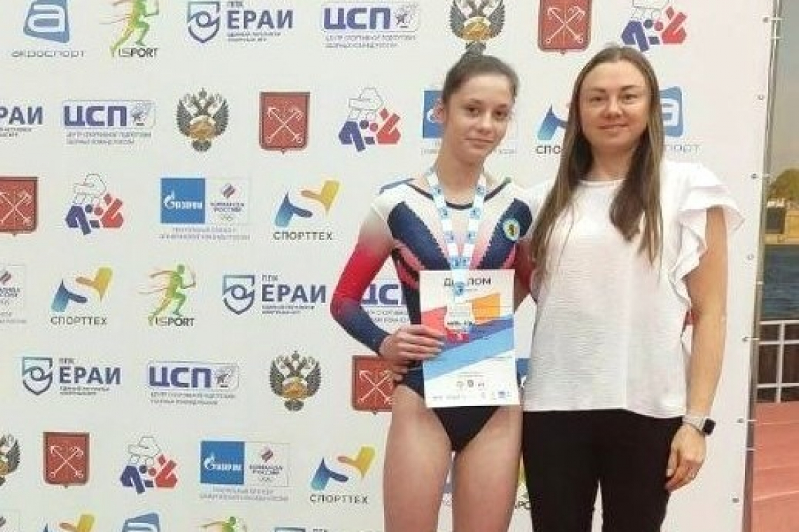 Успех ярославской акробатки