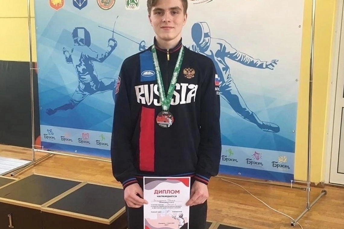 Командная бронза ярославского рапириста