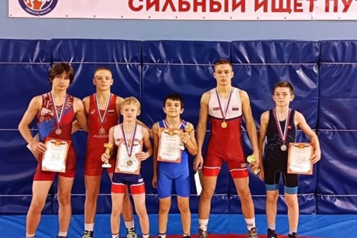 Борцы привезли медали