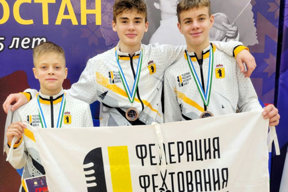 Две бронзы рапиристов