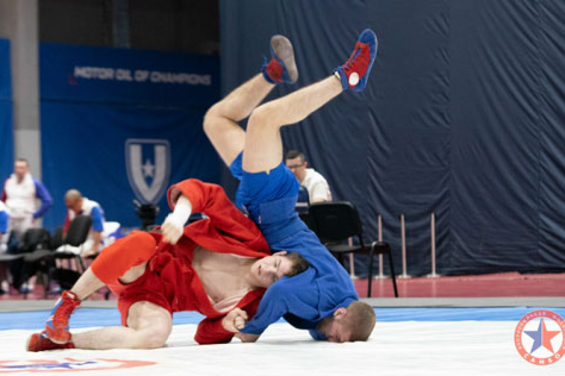 Три золота и серебро самбистов