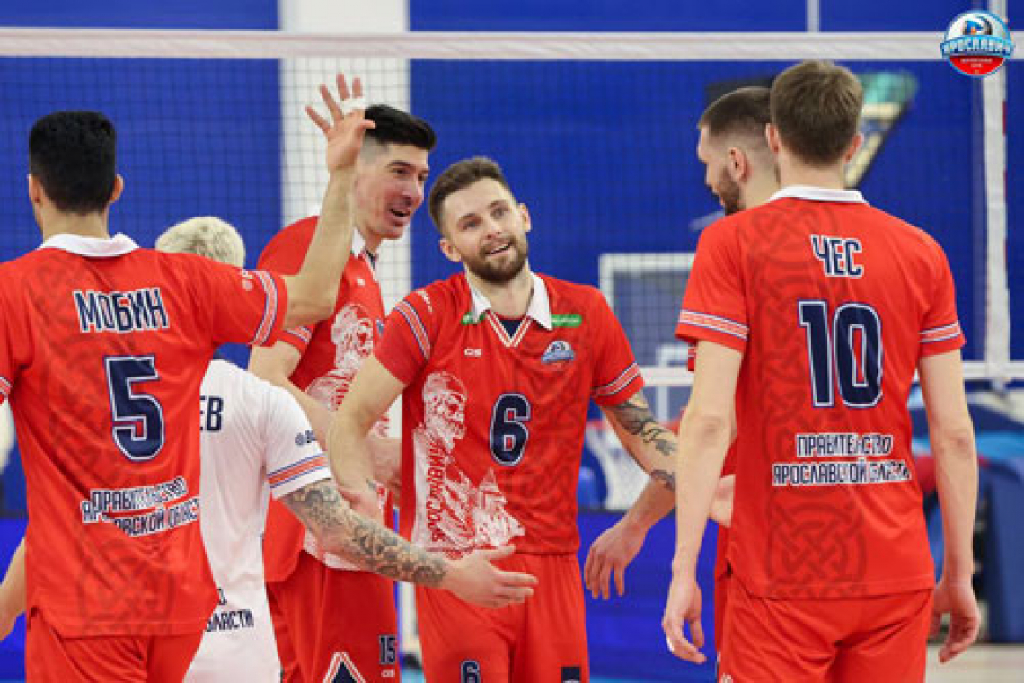 Проиграли дома в трех партиях