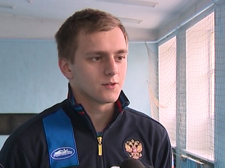 Проиграл чемпиону