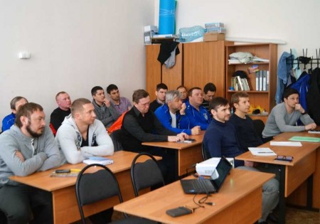 Четыре тренера ЦПЮФ ФК “Шинник” сдали экзамен на юношескую категорию “В”