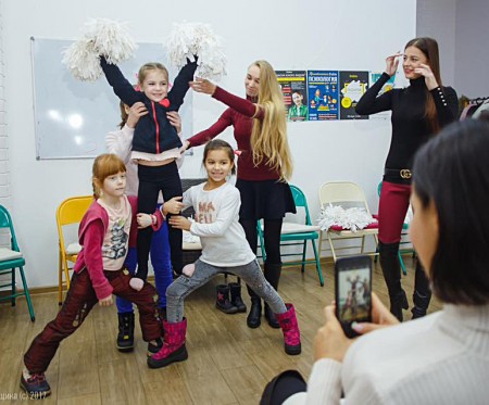 "Школа юного болельщика": черлидинг