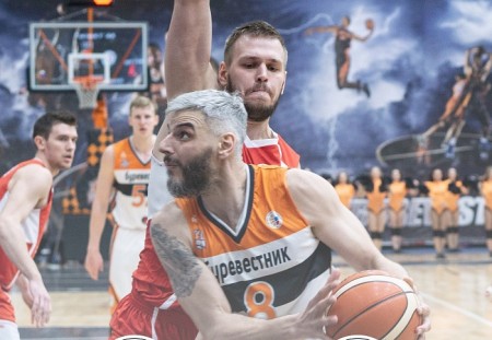 Владимир Белов остается в «Буревестнике»