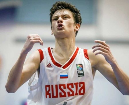 Сборная России U18 уступила в четвертьфинале испанцам. Топтунов набрал 13 очков