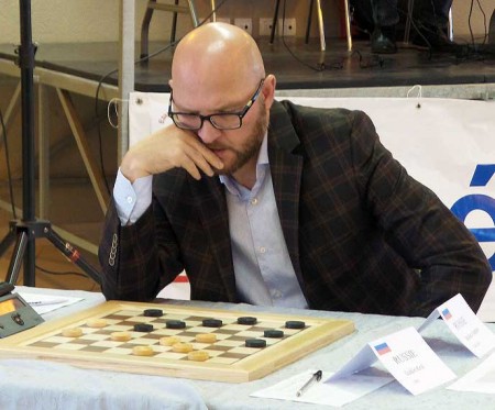 Скрабов продолжает борьбу за медаль Кубка мира