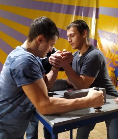 В Угличе состоялось открытое первенство по армрестлингу